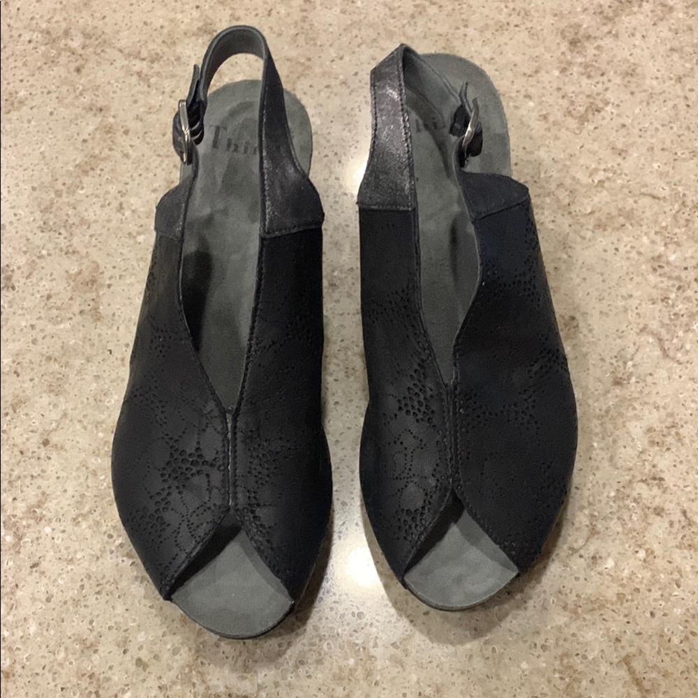 NWOT Think! Sandals in Black Suede Leather Size 10 (41)